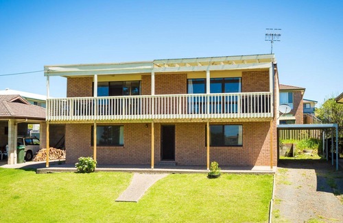 Dalmeny House | Williams Wonder - Large Beach House