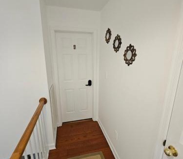 Williamsburg House | Williamsburg Executive Rooms near Busch Gardens