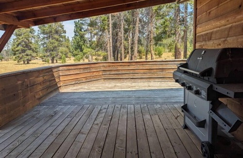 Klamath County House | Williamson River Ranch Fishing Eclipse Exclusive Views Book Reading