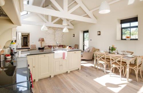 Slaggyford House | Williamston Cowshed