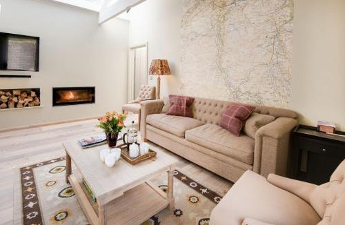 Slaggyford House | Williamston Cowshed