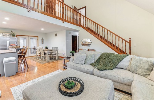Williamstown House | Williamstown Gem w/Private Pool & Hot Tub!