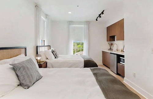 Greater Belhaven Apartment | Willie Morris Loft At Belhaven Town Center Room 300
