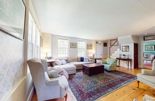 Paris House | Willis Croft