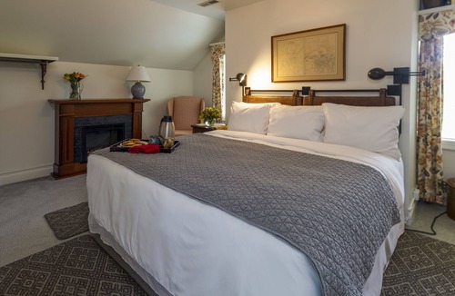 Burlington Bed & Breakfast | Willis Graves B&B