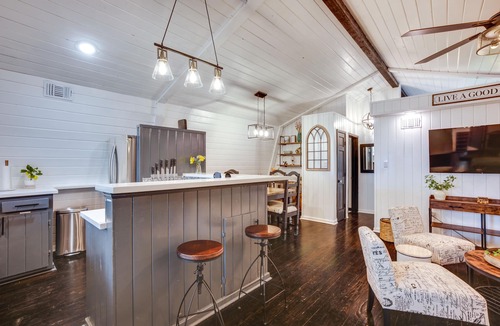 Willis House | Willis Vacation Rental ~ 2 Mi to Lake Conroe!