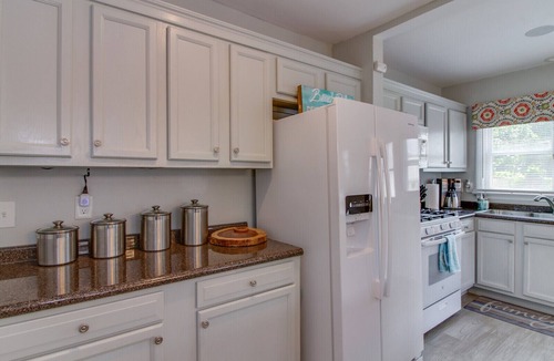 Willoughby Spit House | Willoughby 4BR Coastal Home Steps to Shore