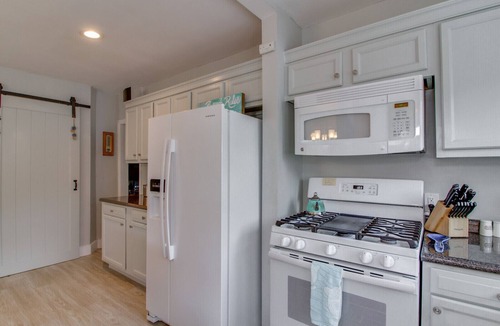 Willoughby Spit House | Willoughby 4BR Coastal Home Steps to Shore