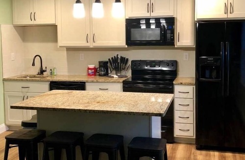 Willoughby Spit Condo | Willoughby Escape - Suite 5