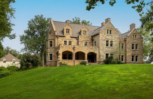 Willoughby Hotel | Willoughby House Inn