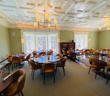 Willoughby Hotel | Willoughby House Inn