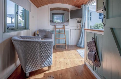 Amroth House | Willow - 1 Bedroom Shepherds Hut - Amroth