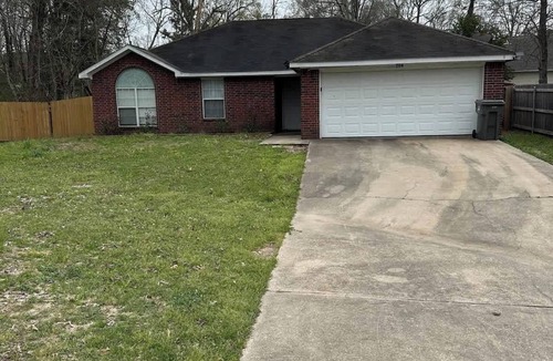 Lufkin House | Willow Bay Getaway Home
