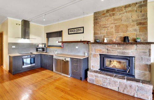 Macs Cove House | Willow Bend