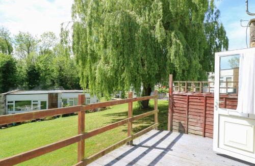 Cowes House | Willow Cabin