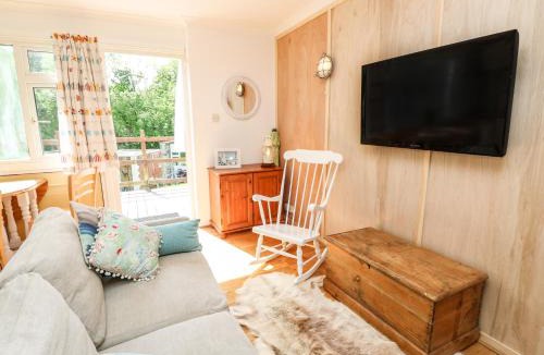 Cowes House | Willow Cabin