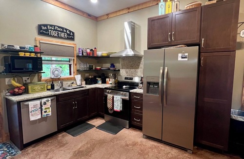 Johnson City Cottage | Willow Cabin- Private 2 BR Cabin