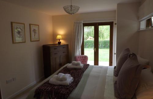 Bognor Regis Ski Chalet | Willow Cottage