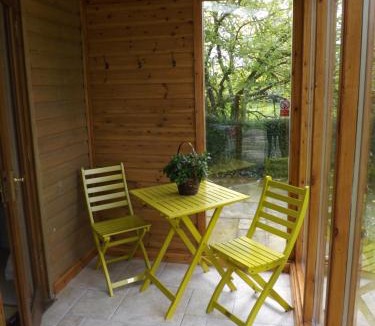 Bognor Regis Ski Chalet | Willow Cottage