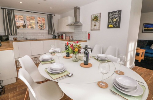 Hoylandswaine Cottage | Willow Cottage