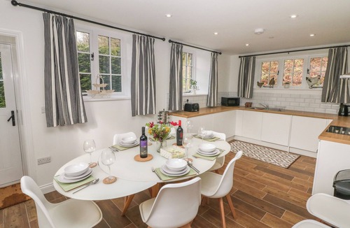 Hoylandswaine Cottage | Willow Cottage