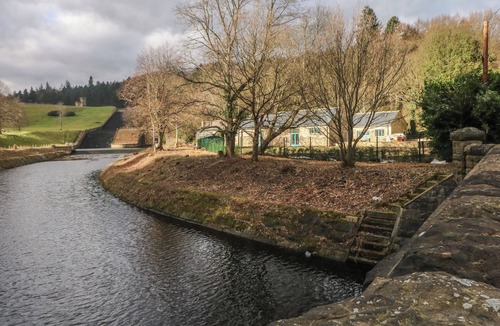 Hoylandswaine Cottage | Willow Cottage