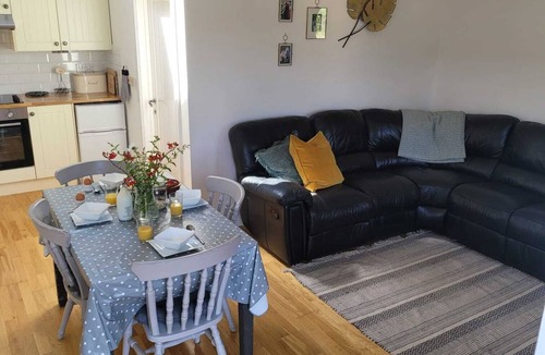 Harrietsham Cottage | Willow Cottage in idyllic Kent setting.