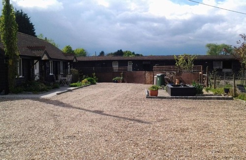 Harrietsham Cottage | Willow Cottage in idyllic Kent setting.