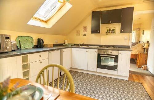 Upper Hulme House | Willow cottage with private hot tub