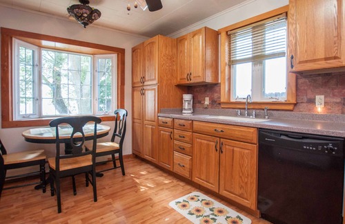 Town of Varick Cottage | Willow Cove: Wine Country and Lake Living