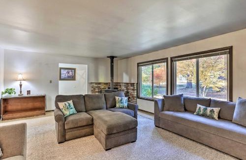 Willow Creek House | Willow Creek Hideaway with Deck, 1 Mi to River!