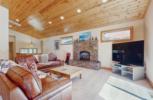 Tahoma House | Willow Creek Hideway
