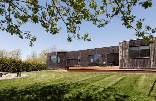 Hillier House | Willow Creek - Modern Sunlit Bungalow ST-2024-0253