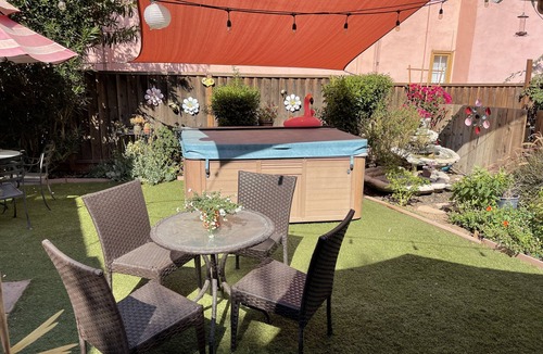 Willow Glen Apartment | Willow Glen Hideaway - Charming Cottage with Hot Tub