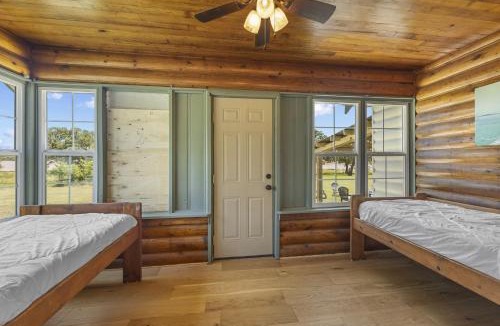 Madill Other | Willow Heaven - Lakefront Cabin Escape