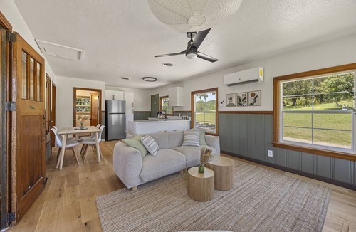Madill Cabin | Willow Heaven- LAKEFRONT Cabin getaway with a Jacuzzi in Texoma Shores Resort