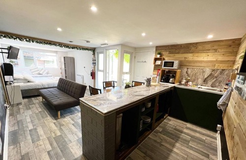 Broadstairs Cabin | Willow Inn