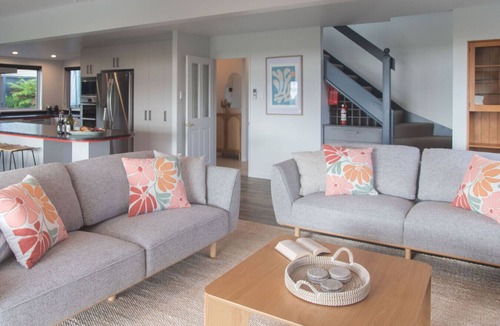 Hannahs Bay Apartment | Willow Lakehouse Rotorua