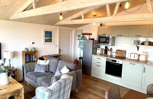 Helford Passage Cabin | Willow Lodge