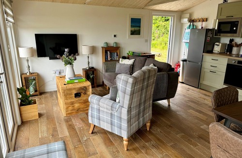 Helford Passage Cabin | Willow Lodge