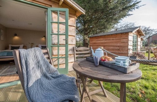 Beccles Cabin | Willow Lodge, Toad Hall, Wangford