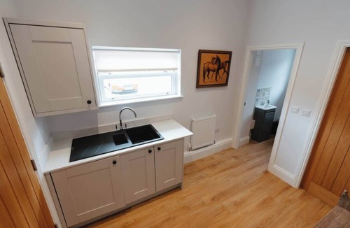 Kilham House | Willow Lodge with Hot Tub