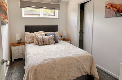 Frognall Cabin | Willow's Dog Friendly Lodge With Hot Tub