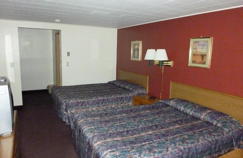 Cheney Hotel | Willow Springs Motel