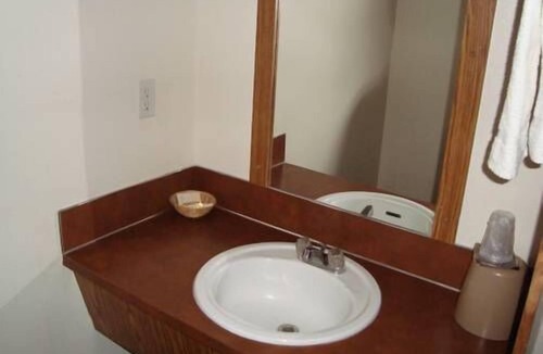 Cheney Hotel | Willow Springs Motel