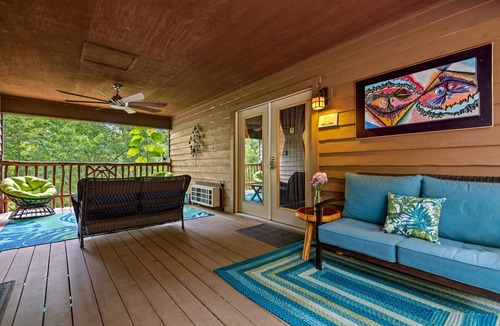 Eureka Springs Historic District Cabin | Willow@The Woods Cabins -Charming cabin 5 minute walk to downtown Eureka Springs