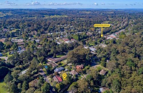 Bundanoon House | Willow Tree Cottage in Bustling Creative Bundanoon