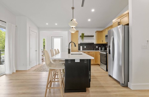 Indian Point House | Willow - Waterfront 6BR Estate - Branson’s Best Kept Secret