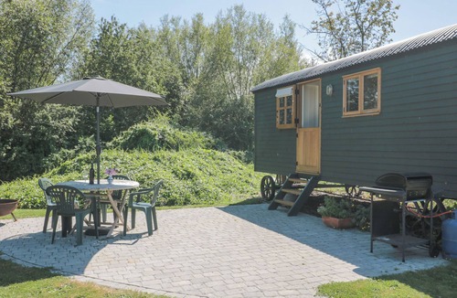 South Leigh Cottage | WILLOWDALE, pet friendly, with open fire in Witney