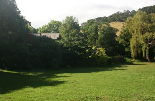 Skenes Creek House | Willowhaven - Rustic & Vintage